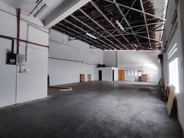 Fully covered 🔥 Pengkalan Ipoh - 2 Storey Semi D Factory / Warehouse 1