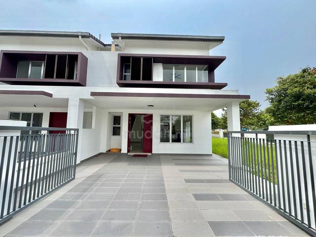 CORNER LOT! Double Storey Rimbayu Starling, Kota Kemuning 1