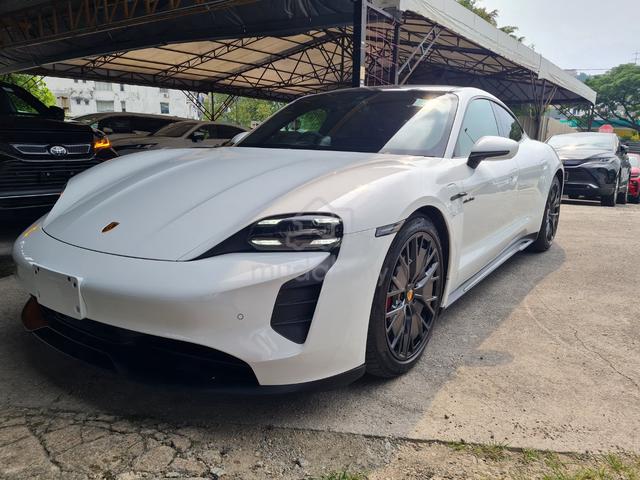 2023 PORSCHE TAYCAN GTS SEDAN Sunroof Chrono Bose - 1