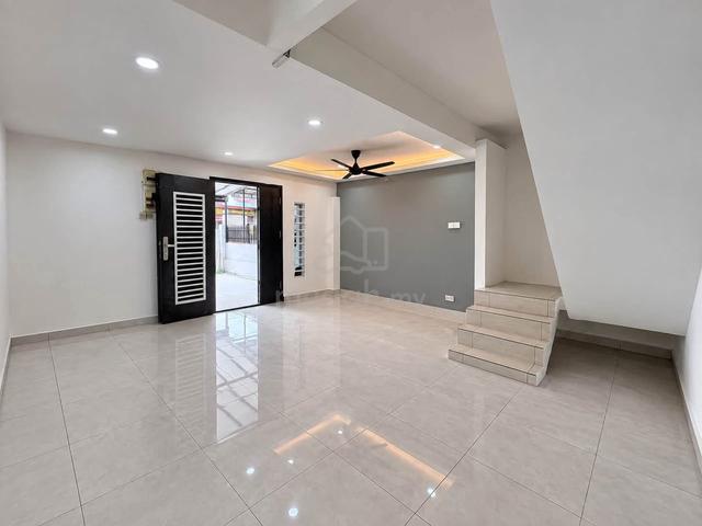 【🔥EXTENDED🔥FREEHOLD】18’×55’ sqft @ Taman Murni near Tun Hussein Onn 1