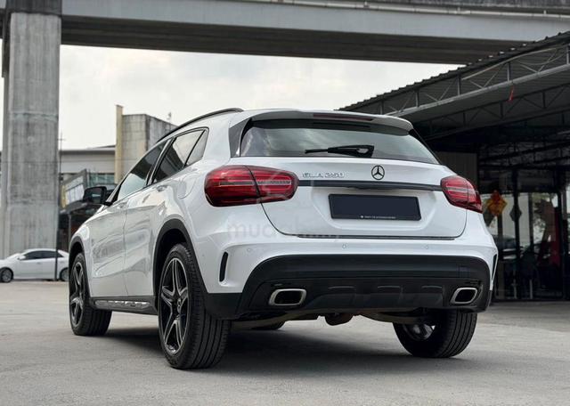 2017/2018 Mercedes Benz GLA250 4MATIC 2.0 (A) - 2