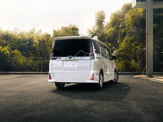 2021 Toyota VOXY 2.0 ZS KIRAMEKI III (A) - 2