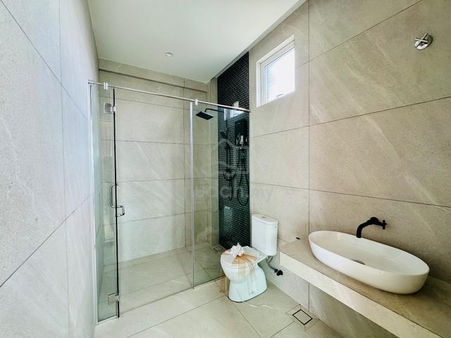 FREEHOLD Huge 2 Storey Semi D [ 40*80sqft ] Tanjong Minyak Melaka City 4