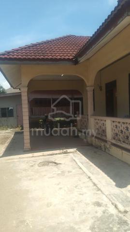 Rumah Kampung Untuk Disewa – Kuala Ibai, Terengganu 1