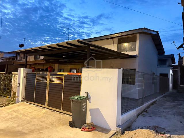 Fully Renovated 2 Storey Low Cost Endlot Plentong Baru 1