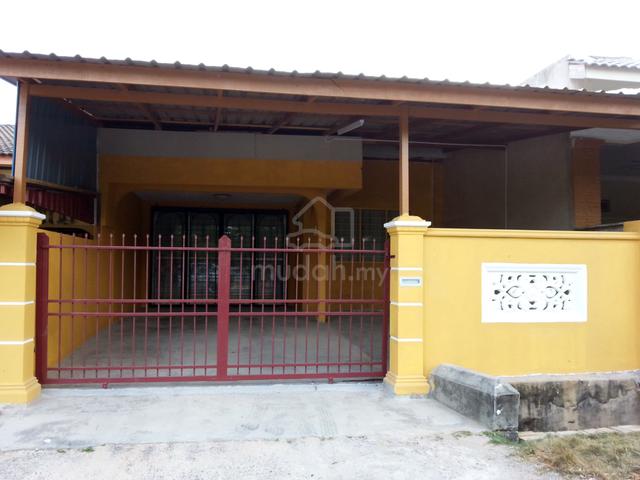 Rumah Teres Satu Tingkat di Batu Berendam 1