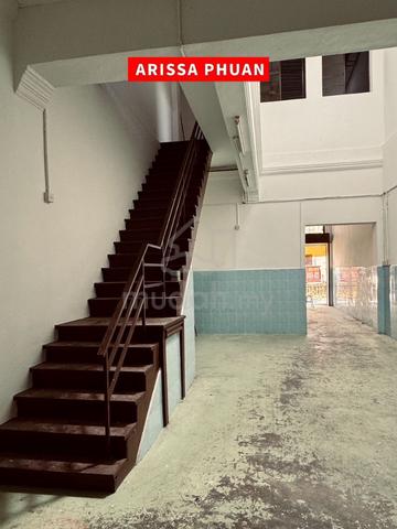 2 Storey Heritage House 3000sqft Georgetown. Well Maintained. 1