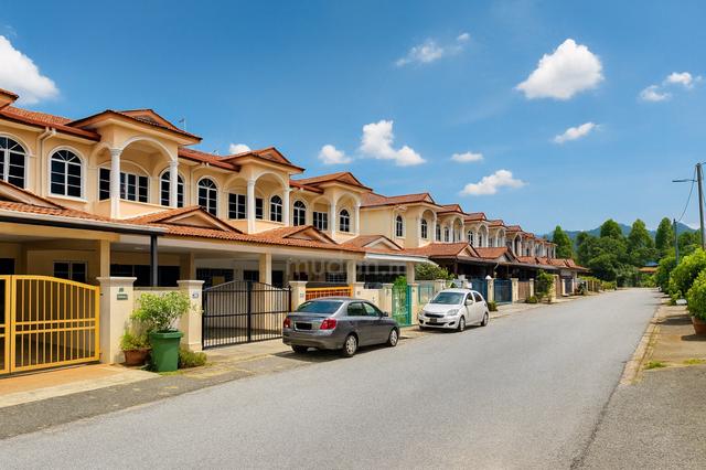 Semi Furnished DOUBLE STOREY TERRACE in TAMAN MERU 2B, IPOH 1