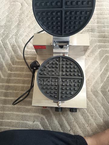 Waffle maker for sale (URGENT) - photo 2 of 4