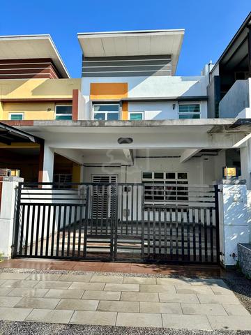 House near Sedenak (Taman Impiana) for rent 1