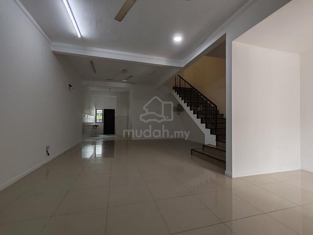 2 Storey Terrace House For Rent (behind SMK Setia Alam) 1