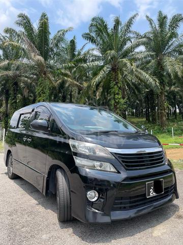 2014 Vellfire 8 Seater Black interior  Offer Sale - 2
