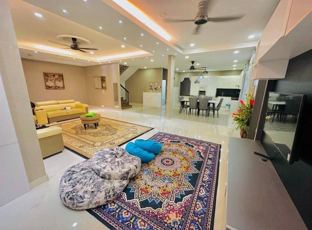 Semi-D with Private Pool & Homestay Potential | BBST Sepang, KLIA 1