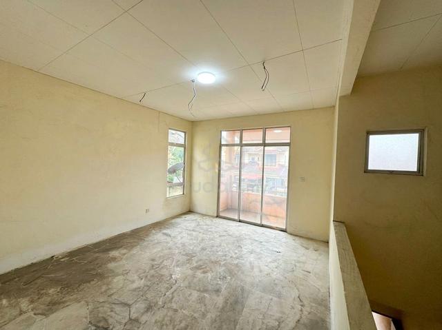 Town House Desa Puteri, Bandar Tasik Puteri, Rawang 1