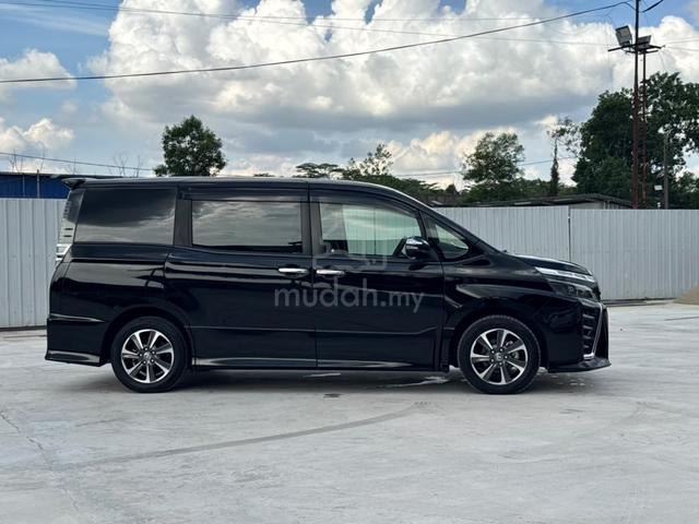 2021 Toyota VOXY 2.0 ZS KIRAMEKI III 2PD 7STR 43K - 4