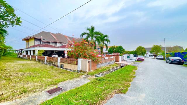 END LOT Double Storey Terrace House Bangi Golf Resort For sale 1