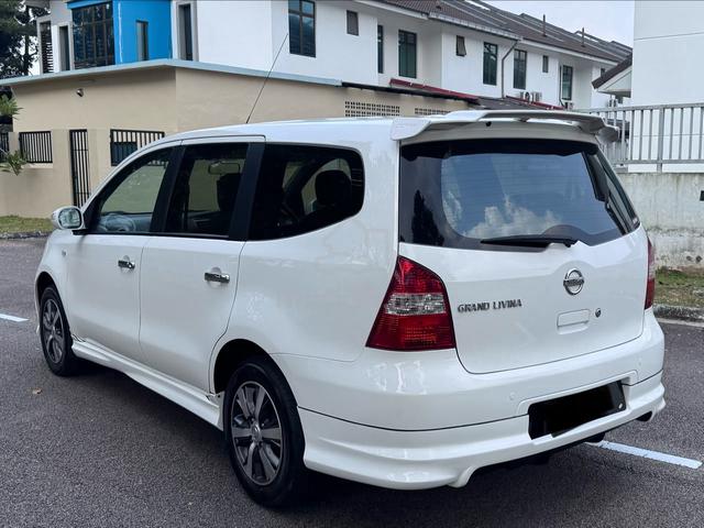 2013 Nissan GRAND LIVINA 1.8 CLASSIC/COMFORT - 4