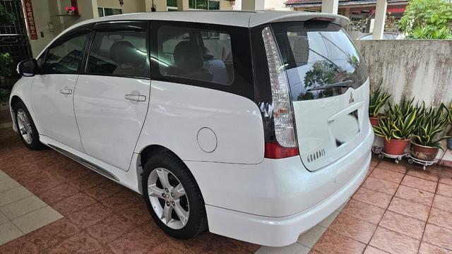 2009 Mitsubishi GRANDIS 2.4 FACELIFT (A) - 3