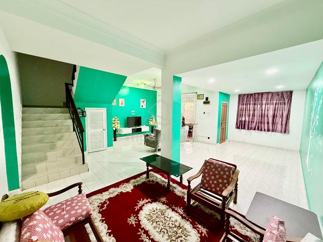 Fully renovated Enggang bandar putra ioi kulai double storey house 5