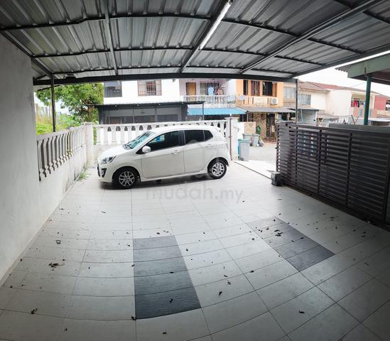 Tun Aminah 2Storey End Lot Jalan Hang Tuah 3Bed Renovated CanFull Loan 1
