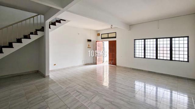 Palm Grove Taman Chi Liung 2sty 20*80sqft Extended for sale 1