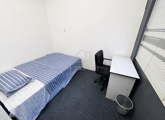 Room for Rent @ Chonglin Park, Stay or Small Office Use 1