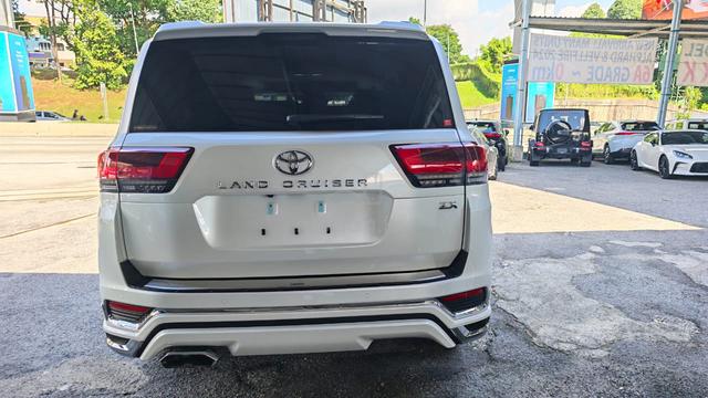 2023 Toyota LANDCRUISER 3.5 ZX (A) - 5