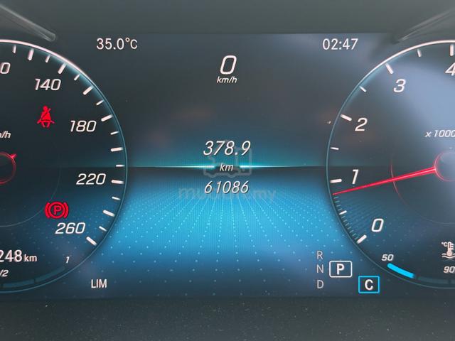 Low mileage 60k 2019 Mercedes Benz C300 AMG LINE - 2