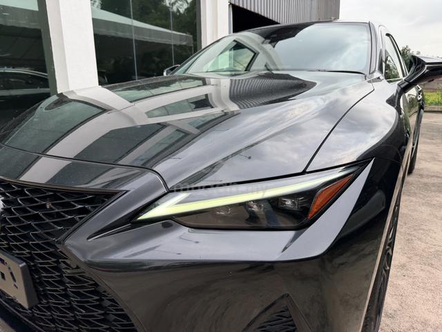 2021 Lexus IS300 F SPORT MODE BLACK SUNROOF 4 CAM - 3