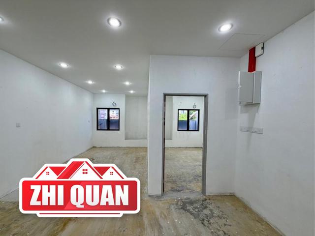 GELUGOR Office lot Mainroad 1400sf Sultan azlan Shah EASY PARKING 1