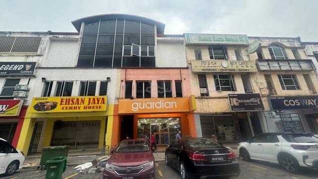 [TENANTED] 3 Storey Shop Lot Bandar Rawang For Sale 1