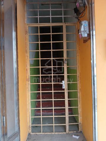 2 unit kedai untuk disewa 1