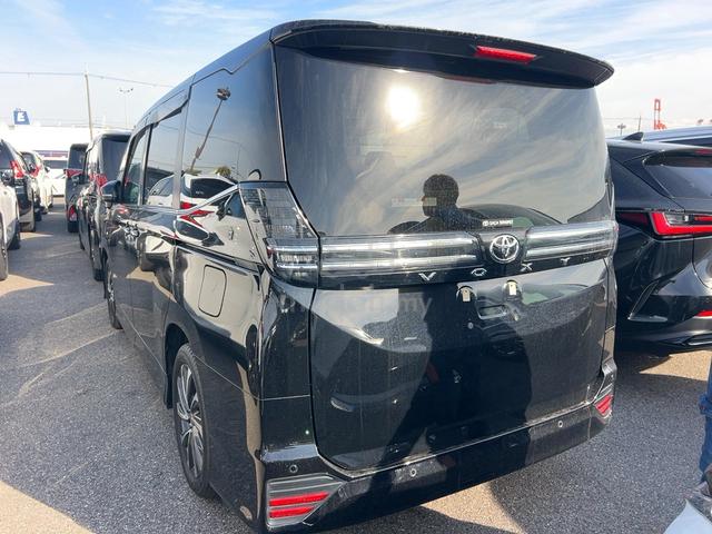 2022 Toyota VOXY 2.0 S-Z murah Unreg - 5