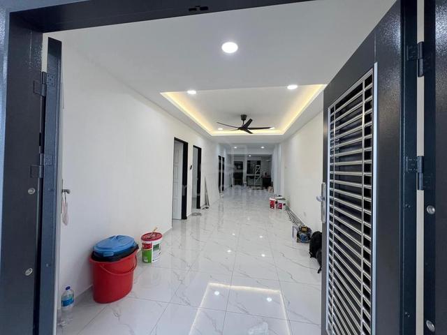 Taman Century Garden / Single Storey House / For Rent / Ksl Mall / Jb 1