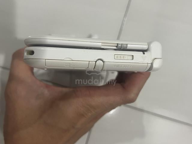 Nintendo 3ds LL - photo 4 of 6