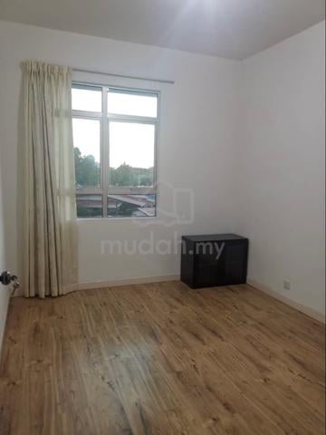 Medium room for rent 1