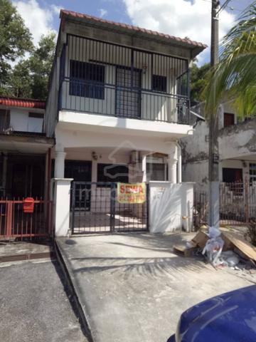 Master bedroom or bilik at Rasah Jaya for rent 1