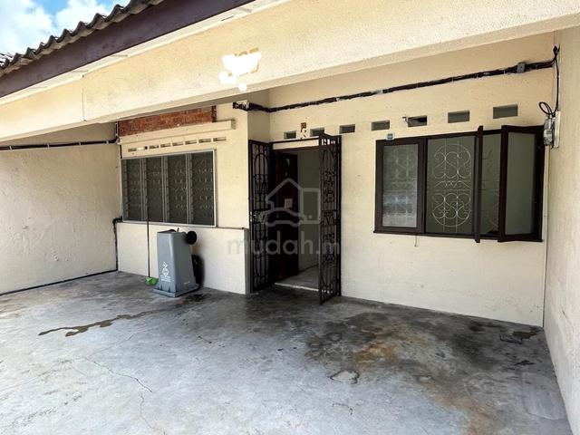 single storey terraced house at Taman Ayer Keroh Heights 1