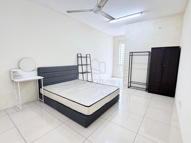 [Perempuan Saja] Master Room with Bathroom @ PV20 Condo 1