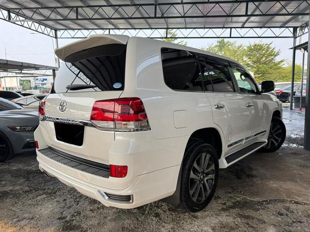 2017 Toyota LANDCRUISER 4.6 (A) Boleh Loan - 2