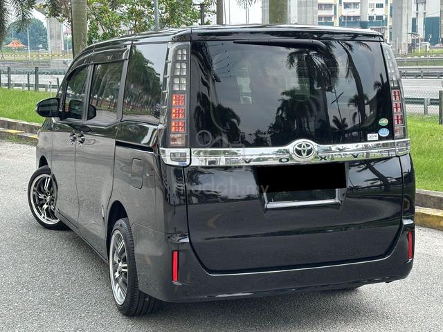 2017 TOYOTA VOXY X 2.0 7 SEATHER MPv POWER DOOR - 2