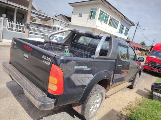 2010 Toyota HILUX 2.5 STD MY05 KUN25R FACELIFT (M) - 2