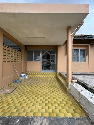 SIngle Storey House 3+1rooms Unfurnished @ Taman Gunung Emas Ulu Tiram 2