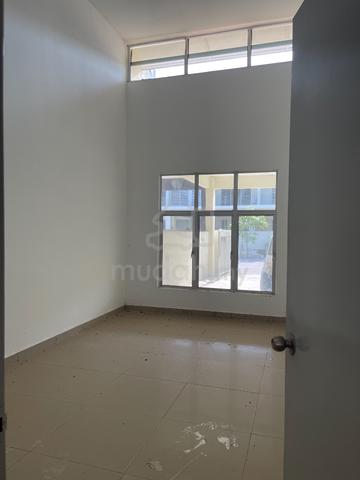 Taman Seri Mahkota Maju 1.5 Story House 3