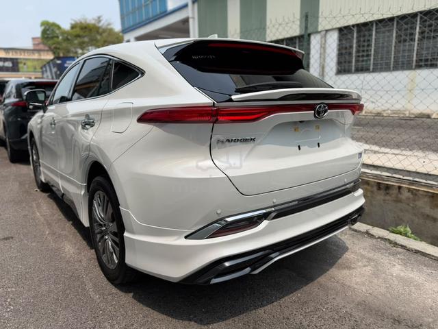 2024 Toyota HARRIER 2.0 Z Magic Roof,Ori Duck Tail - 2