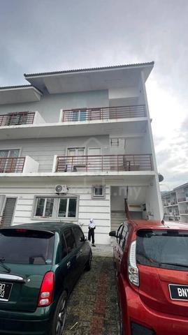 Suci Bandar Ainsdale 1