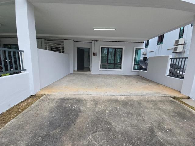 Semenyih Parkland Beranang End Lot 2 tingkat 4