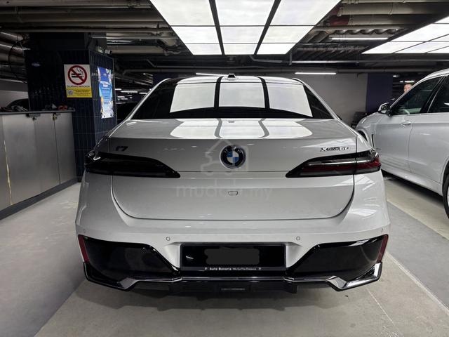 2023/2024 BMW I7 xDrive60 M Sport DIRECT OWNER - 3