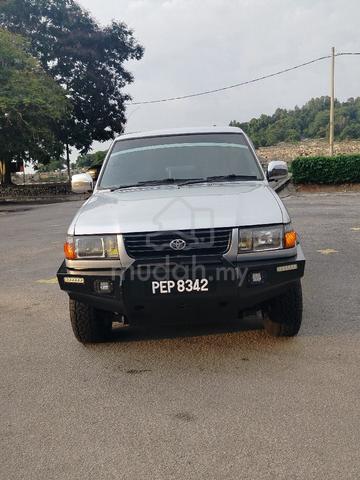 2000 Toyota UNSER 2.4 GLD MY99 F80 (M) - 1