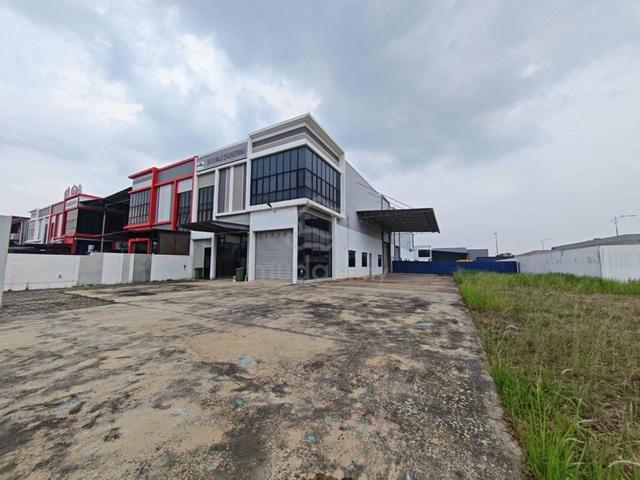 1.5 Storey Cluster Factory Corner @ Eco Business Park 2, Sac, Senai 1